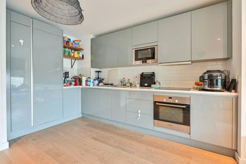 1 bedroom flat for sale, Rutherford Heights, Elephant and Castle, London, SE17