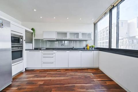 2 bedroom flat for sale, Gilbert Street, London W1K