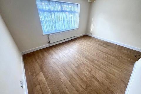 2 bedroom flat to rent, Wolverhampton Road East, Wolverhampton