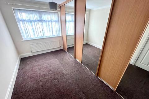 2 bedroom flat to rent, Wolverhampton Road East, Wolverhampton