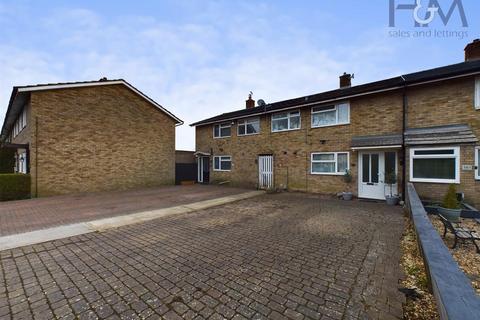 3 bedroom terraced house for sale, Chells Way, Stevenage, Hertfordshire, SG2 0LU.