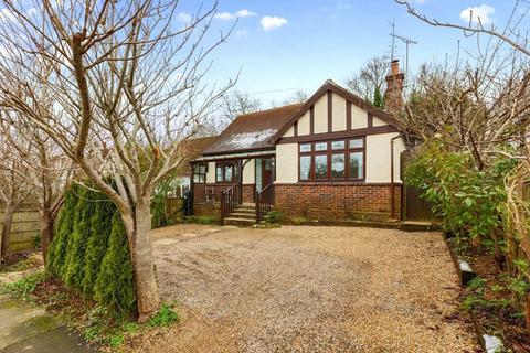 2 bedroom bungalow to rent, Oakdene Road, Sevenoaks TN13 3HJ