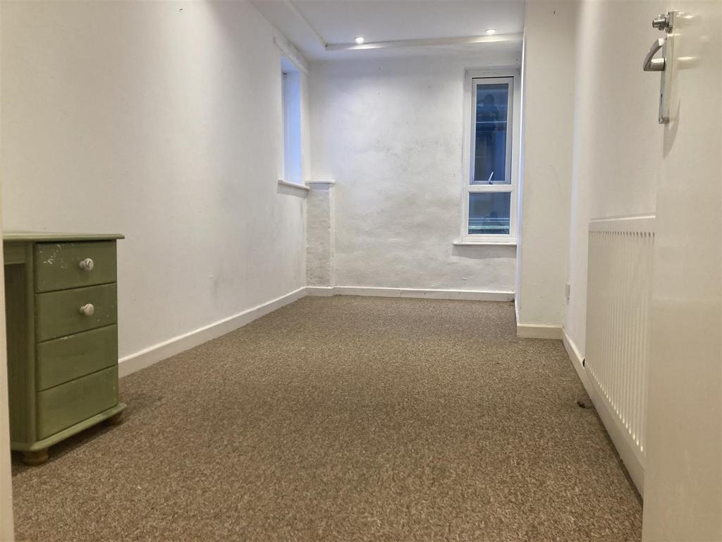 Bedroom 2.jpg