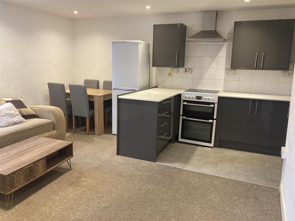 Kitchen Area.jpg