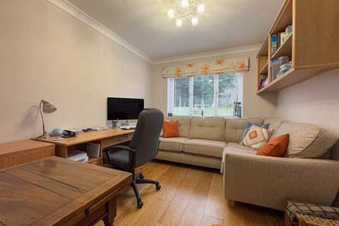 4 Nursery Close, Collingham, Newark, NG23 7BL