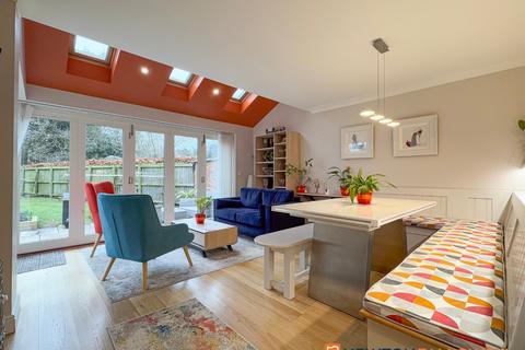 4 Nursery Close, Collingham, Newark, NG23 7BL
