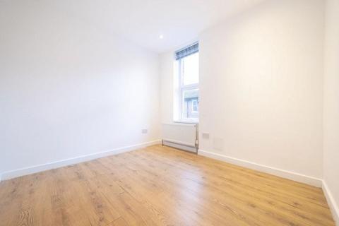 3 bedroom flat for sale, Stratford Road, Newcastle upon Tyne NE6