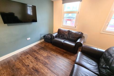 2 bedroom flat to rent, New Street, Huddersfield, HD1 2AX