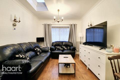 4 bedroom end of terrace house for sale, Middleton Avenue, London