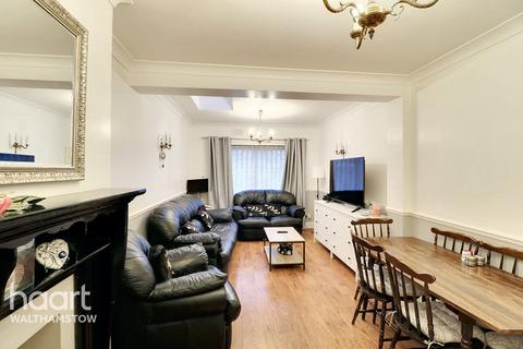 4 bedroom end of terrace house for sale, Middleton Avenue, Chingford