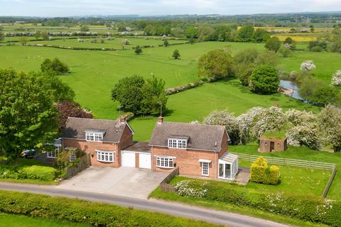 3 bedroom link detached house for sale, Tutbury, Burton-on-Trent, Staffordshire