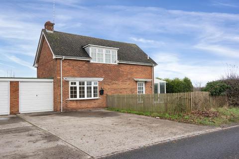 3 bedroom link detached house for sale, Tutbury, Burton-on-Trent, Staffordshire