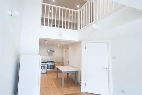 2 bedroom ground floor flat for sale, Park Road, London N14