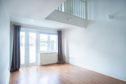 2 bedroom ground floor flat for sale, Park Road, London N14