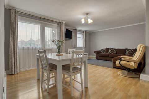 2 bedroom flat for sale, Mark Lodge, London EN4