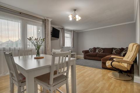 2 bedroom flat for sale, Mark Lodge, London EN4