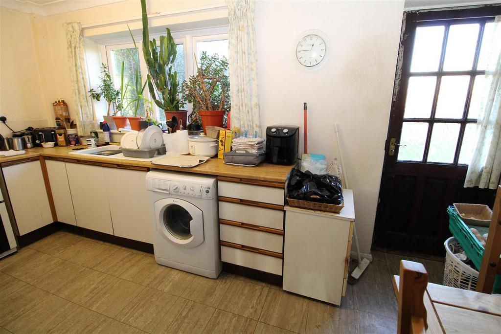 Annexe kitchen2.JPG