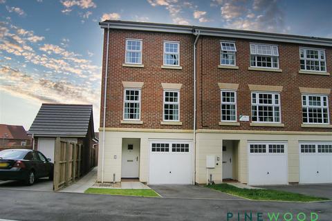 3 bedroom townhouse for sale, Woodhouse Close, Worksop S80