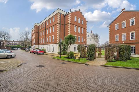 2 bedroom flat for sale, Queens Reach, East Molesey, KT8