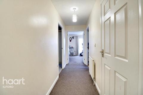 2 bedroom flat for sale, Friars Close, Ilford