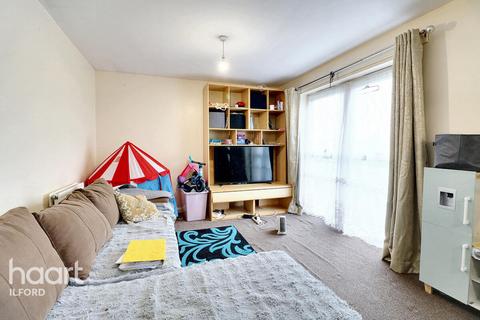 2 bedroom flat for sale, Friars Close, Ilford