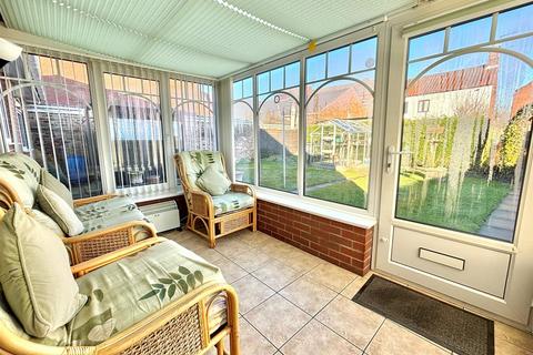 2 bedroom detached bungalow for sale, Back Southgate, Hornsea