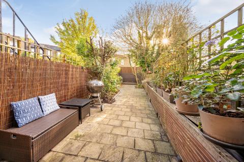 1 bedroom flat for sale, Oxenford Street, Peckham, SE15