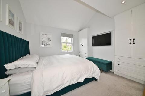 80 Second Cross Road, Twickenham, TW2 5RA