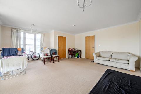 2 bedroom flat for sale, Basingstoke,  Hampshire,  RG21