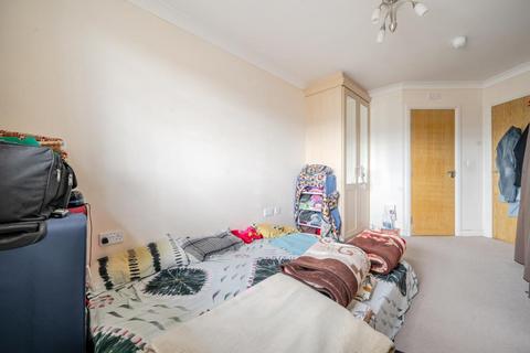 2 bedroom flat for sale, Basingstoke,  Hampshire,  RG21