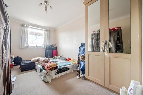 2 bedroom flat for sale, Basingstoke,  Hampshire,  RG21