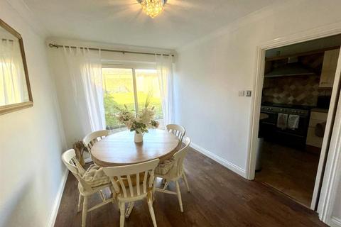 3 bedroom terraced house for sale, Walnut Close, Yateley GU46