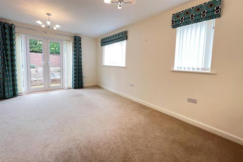 2 bedroom end of terrace house to rent, Grove Gate, Taunton TA2