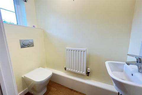 2 bedroom end of terrace house to rent, Grove Gate, Taunton TA2