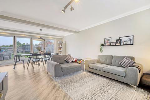 24 Coronation Close, Great Wakering, Southend-on-sea, SS3 0JG