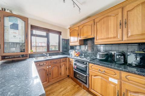 33 Ramsey Close, London, NW9 7DW