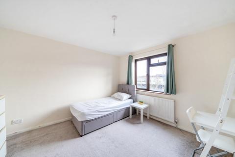 33 Ramsey Close, London, NW9 7DW