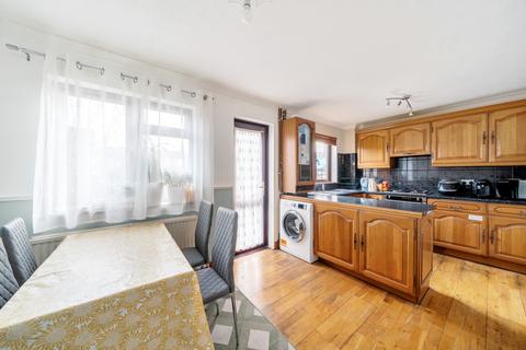 33 Ramsey Close, London, NW9 7DW