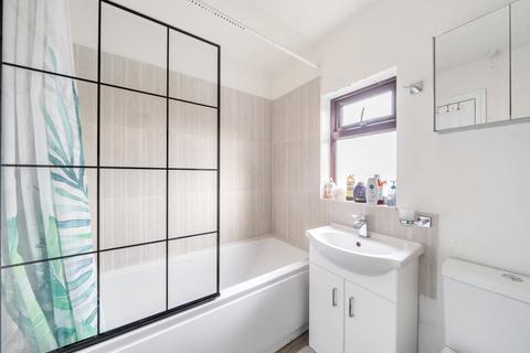 33 Ramsey Close, London, NW9 7DW