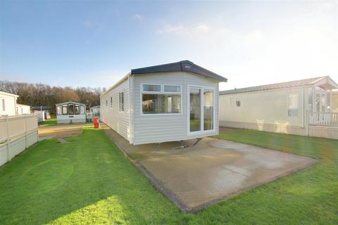 2 bedroom chalet for sale, Woodthorpe Leisure Park, Alford LN13