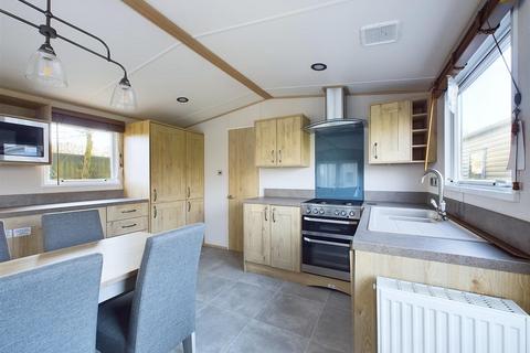 2 bedroom chalet for sale, Woodthorpe Leisure Park, Alford LN13