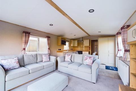 2 bedroom chalet for sale, Woodthorpe Leisure Park, Alford LN13