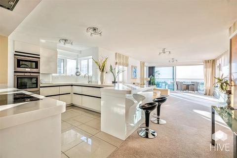 3 bedroom flat for sale, Boscombe Overcliff Drive, Bournemouth BH5