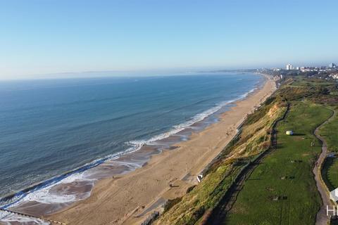 3 bedroom flat for sale, Boscombe Overcliff Drive, Bournemouth BH5