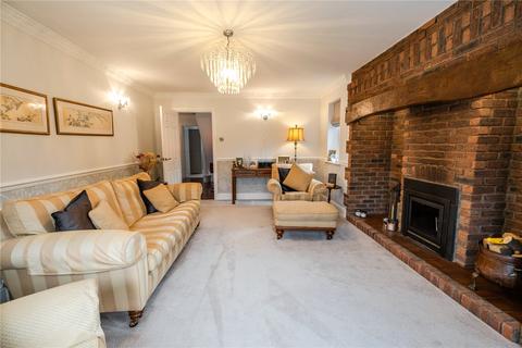 3 Strawberry Hill, Waltham, Grimsby, DN37 0UY