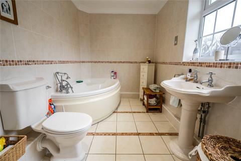 3 Strawberry Hill, Waltham, Grimsby, DN37 0UY