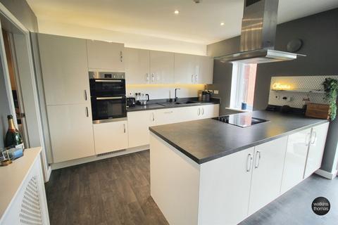 5 Blackcap Drive, Holmer, Hereford, HR4 9WE