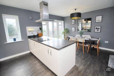 5 Blackcap Drive, Holmer, Hereford, HR4 9WE