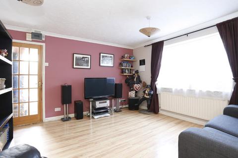 2 bedroom apartment to rent, High Wycombe HP12