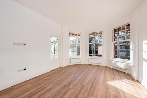 2 bedroom flat to rent, Queens Avenue, London N10